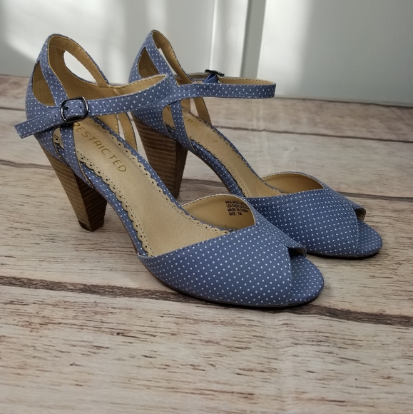 Restricted Retro Blue peep Toe Heels - Picture 2 of 7